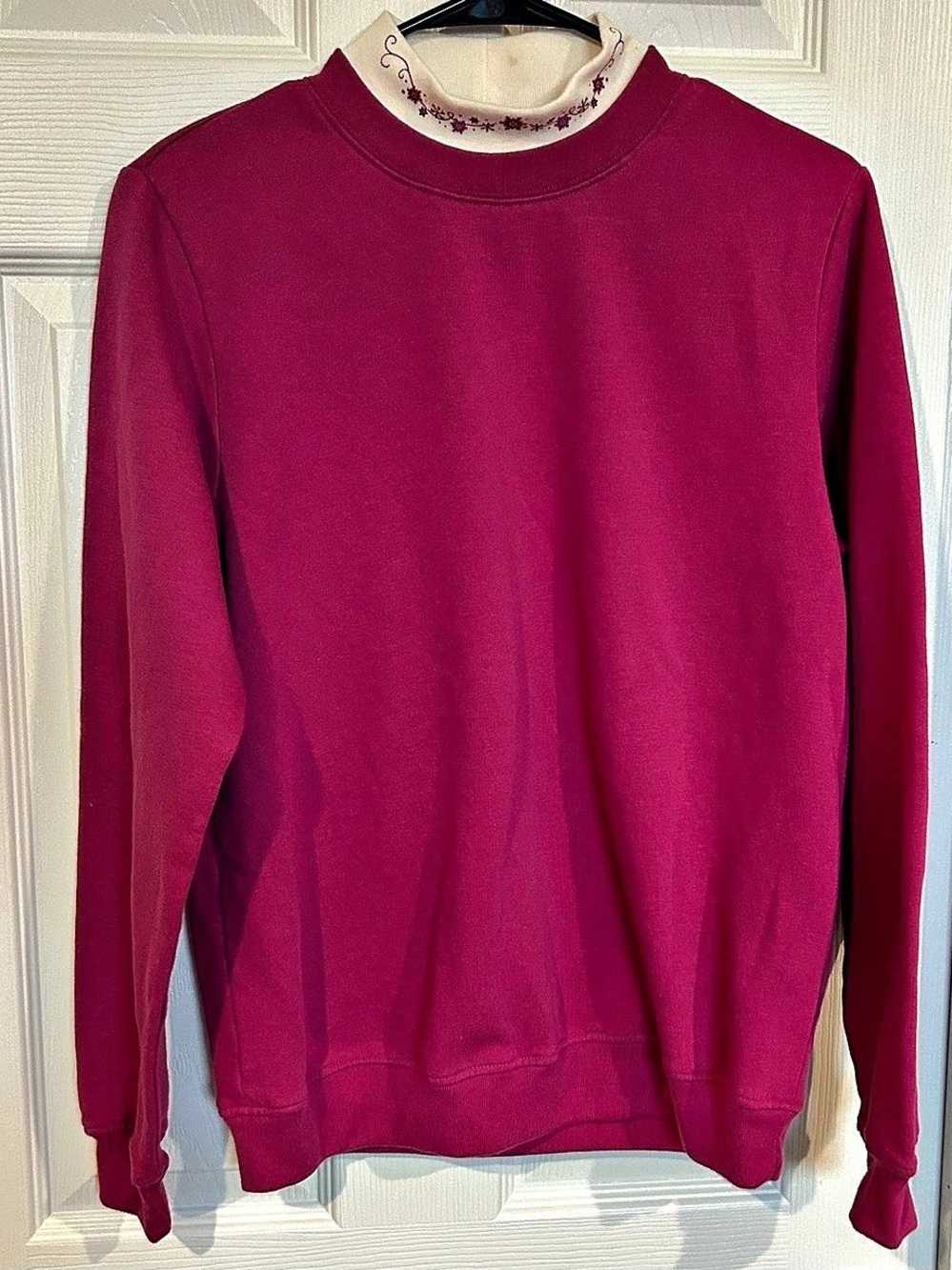 BLAIR Embroidered Collar Sweatshirt in Pink Size Small